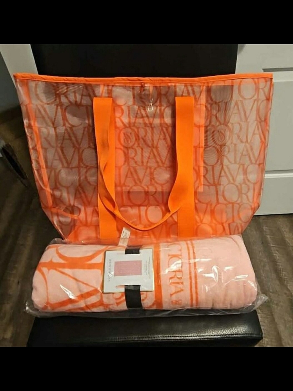 New W/Tag Victoria's Secret Beach Tote and Towel